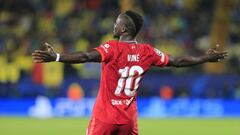 Man&eacute; celebra un gol en el estadio de La Cer&aacute;mica.