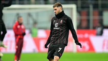 Santiago Giménez hace historia: Primer mexicano en debutar con el AC Milan