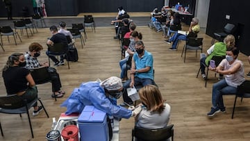 Los efectos secundarios de las vacunas de Pfizer y Moderna