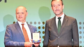 El Elche recibe la Medalla de Oro de la Ciudad por su Centenario