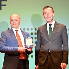 El Elche recibe la Medalla de Oro de la Ciudad por su Centenario