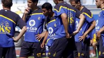 <b>CON PRISAS. </b>El equipo inicia la pretemporada sin ropa oficial.