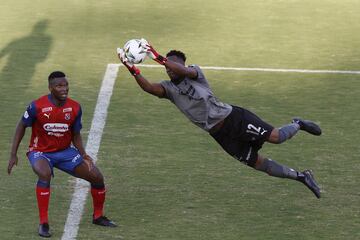 Con un doblete del argentino Luciano Pons, el cuadro antioqueño se impuso 2-0 ante el actual campeón del fútbol colombiano, que todavía no gana en el torneo.