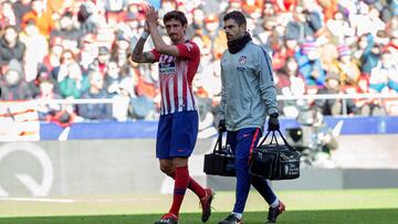 Savic se retira lesionado del Atlético-Levante.