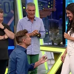 Un concursante le pide matrimonio a su novia en directo