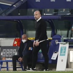 Paco López, el técnico con más partidos en la historia granota