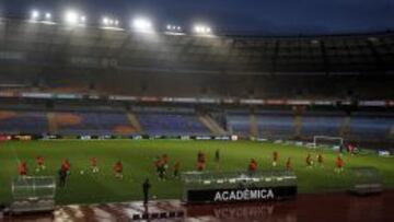 La plantilla bromeaba con el Cata Díaz como 'víctima' antes de la sesión de ayer. Simeone dejó fuera de la lista a varios jugadores importantes