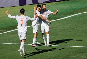 Un autogol de Dubravka puso el 0-1 para España en el marcador.