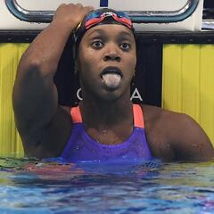 Atkinson, récord del mundo de 50 braza; Santos, de 50 mariposa