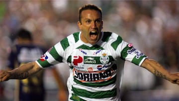 El "Toro" fue un goleador de miedo durante su estadía en el futbol mexicano. Sin embargo, Matías Vuoso vivió sus mejores momentos con Santos Laguna. Con los Guerreros, el delantero argentino consiguió dos títulos de goleo.