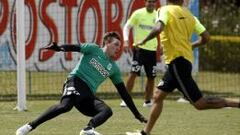 Arqueros extranjeros del FPC han recibido 120 goles en la Liga