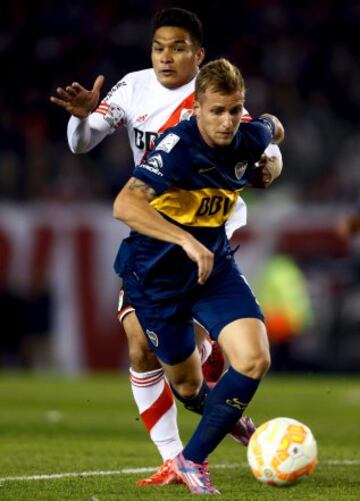 Teo Gutiérrez: buen primer tiempo y roja en el segundo