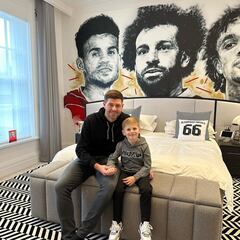 Luis Díaz ya es ídolo: Hijo de Gerrard lo tiene en su cuarto