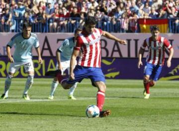 Diego Costa lanza el penalti.