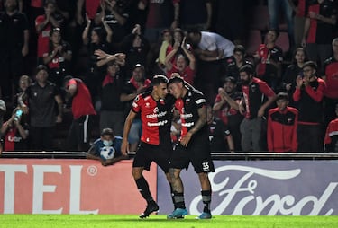 Colón se agarra a la magia