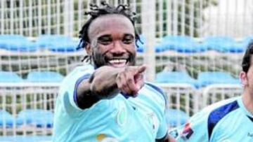 <b>ENVERGADURA. </b>Babin, celebrando un gol, va bien de cabeza y ayudará al equipo franjirrojo.