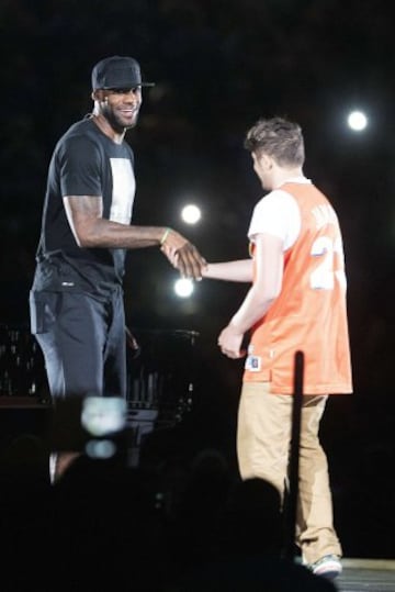 LeBron James durante la ceremonia de vuelta a casa a LeBron.