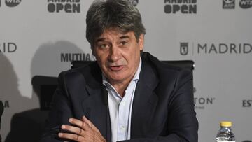 El doctor Ángel Ruiz-Cotorro, durante una rueda de prensa.