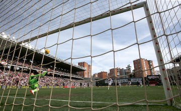 De Tomás transformó así el penalti que supuso el empate final.