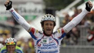 Scarponi se impone y Arroyo cede la ''maglia rosa'' a Basso