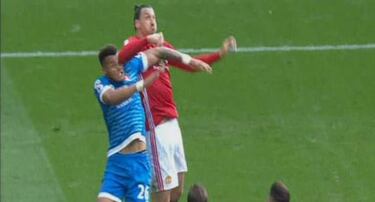 Le pisan la cabeza a Ibrahimovic y... responde ¡así!