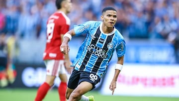 José Enamorado en un partido con Gremio 2026