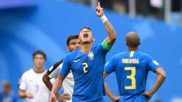 El central brasile&ntilde;o del PSG, Thiago Silva, durante un partido con Brasil.