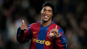 Ronaldinho celebrando un gol