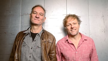 El actor Juan Díaz Pardeiro y el director Miguel Alcantud posan para AS. "Esta obra lleva al teatro la explosividad de Mbappé".