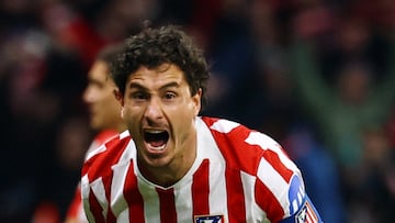 Soccer Football - UEFA Champions League - Atletico Madrid v Inter Milan - Riyadh Air Metropolitano, Madrid, Spain - November 26, 2025 Atletico Madrid's Jose Maria Gimenez celebrates after Julian Alvarez scores their first goal REUTERS/Susana Vera