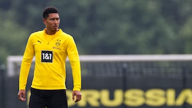 DORTMUND (Germany), 10/06/2025.- Jobe Bellingham of Borussia Dortmund in action during a training session in Dortmund, Germany, 10 June 2025. The England U21 international Jobe Bellingham signed a contract with the eight-time German champions running until 30 June 2030. (Alemania) EFE/EPA/CHRISTOPHER NEUNDORF