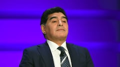 Maradona critica a Sampaoli y asegura que está disponible