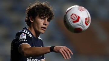 Futbol, Universidad de Chile vs Deportes Melipilla.
Fecha 11, campeonato Nacional 2021.
El jugador de Universidad de Chile Simon Contreras es fotografiado durante el partido de primera division contra Deportes Melipilla disputado en el estadio El Teniente de Rancagua, Chile.
20/07/2021
Andres Pina/Photosport
Football, Universidad de Chile vs Deportes Melipilla.
11th date, 2021 National Championship.
Universidad de Chile's player Simon Contreras is pictured during the first division match against Deportes Melipilla held at the El Teniente stadium in Rancagua, Chile.
20/07/2021
Andres Pina/Photosport
