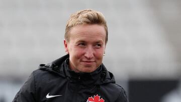 FILE PHOTO: Soccer Football - FIFA Women’s World Cup Australia and New Zealand 2023 - Group B - Canada Training - Avenger Park, Melbourne, Australia - July 30, 2023 Canada coach Bev Priestman during training REUTERS/Asanka Brendon Ratnayake/File Photo