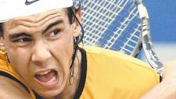 <b>HURACÁN EN ROMA. </b>Rafa Nadal, que previsiblemente jugará en septiembre, arrancó ayer con victoria.