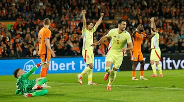 2-2. Derechazo de Nico Williams que repele como puede Bart Verbruggen, el balón se queda en el corazón del área y Mikel Merino atento marca a placer el tanto del empate.