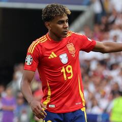 Lamine Yamal supera récord de Pelé en competiciones internacionales