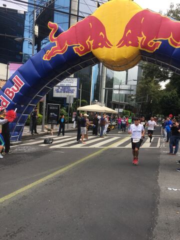 Así se divirtieron y recuperaron los corredores del Maratón CDMX