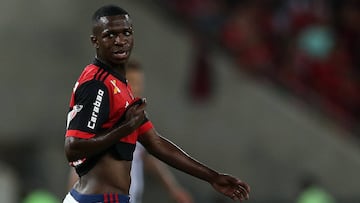 Real Madrid target Vinicius signs new deal with Flamengo