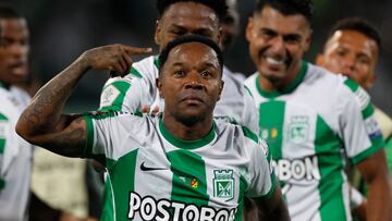 AMDEP1639. MEDELLÍN (COLOMBIA), 16/02/2023.- Dorlan Pabón de Nacional celebra un gol hoy, en la final de la Superliga de Colombia entre Atlético Nacional y Deportivo Pereira en el estadio Atanasio Girardot en Medellín (Colombia). EFE/Luis Eduardo Noriega A.