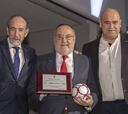 La Federación de Fútbol de Madrid premia a Carlos Matallanas y a Alfredo Relaño