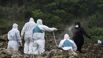 Honduras vive momentos cr&iacute;ticos; por un lado los hospitales se encuentran cerca del colapso; mientras el Presidente es internado en urgencias por COVID-19.