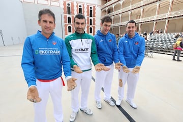 Los manistas Iñaki Lizaso, Iker Urmeneta, Arkaitz Esnaola y Julen Urruzola se han encargado del partido de exhibición. 