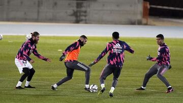 11/01/21  PREVIA SEMIFINAL SUPERCOPA ESPA&Atilde;A 
 REAL MADRID - ATHLETIC BILBAO 
 ESTADIO CIUDAD DE MALAGA ENTRENAMIENTO 
 SERGIO RAMOS BENZEMA CASAEMIRO