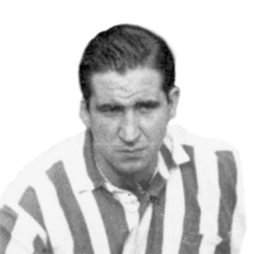 Visti車 la camiseta del Athletic Club en dos temporadas diferentes: 1953-54 y 1957-58. Milit車 en las filas del Osasuna la temporada 1956-57.