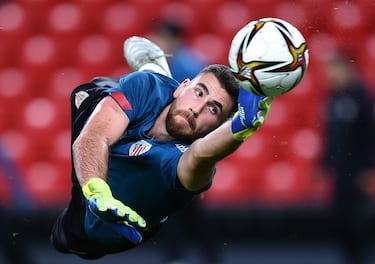 Unai Simón - Portero