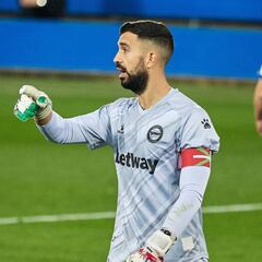 Aprobados y suspensos del Alavés: Un gigante Pacheco salva un punto y Luis Rioja se estrena