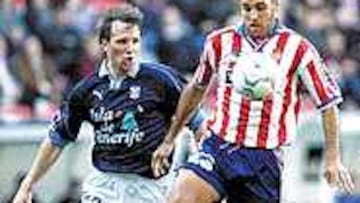 <b>PRETENDIDOS</B>. Manel, hoy en el Espanyol y antes en el Sporting, es uno de los jugadores que persigue Eloy Olaya.