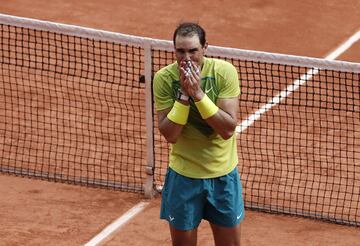 Rafa Nadal celebrando su 14º Roland Garros, después de vencer a Casper Ruud por 6-3, 6-3, 6-0.