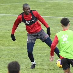 Imbula y Embarba se entrenaron al margen a tres días del derbi